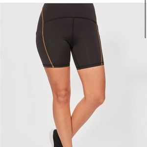 LULULEMON x Barry’s BLK power thru high rise short 6”